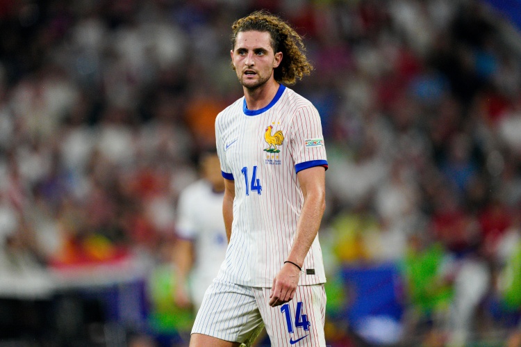 万博体育平台-记者：拉比奥特今日将首次参加米兰训练，周日可出战博洛尼亚