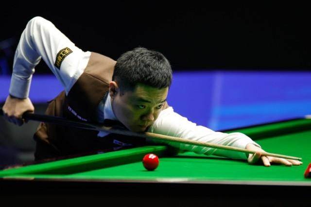 体育赛事分析-【早报】一波三折！曼联欧冠垫底，收视率第一！