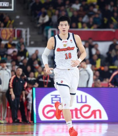 广东激战同曦！焦泊乔觉醒 陈家政太积极 胡明轩回暖