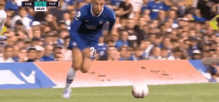 体育直播-多次争议判罚害了切尔西 猛拽秀发算不算暴力犯规