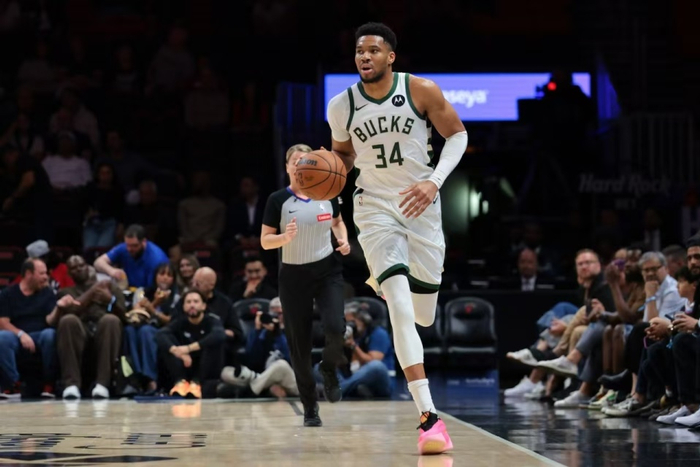 赛事讨论-NBA超级得分手分档：麦迪字母哥仅三档，詹皇库里二档，一档4人|德维恩·韦德|艾弗森|威尔金斯|吉安尼斯·安特托孔波|恩比德_新浪体育_新浪新闻